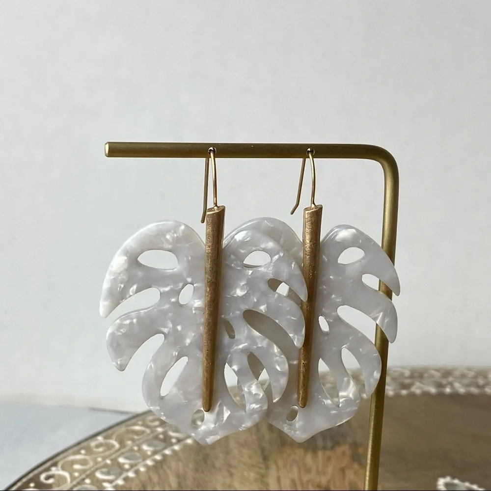 Leaf Charm Drop‎ Earrings
